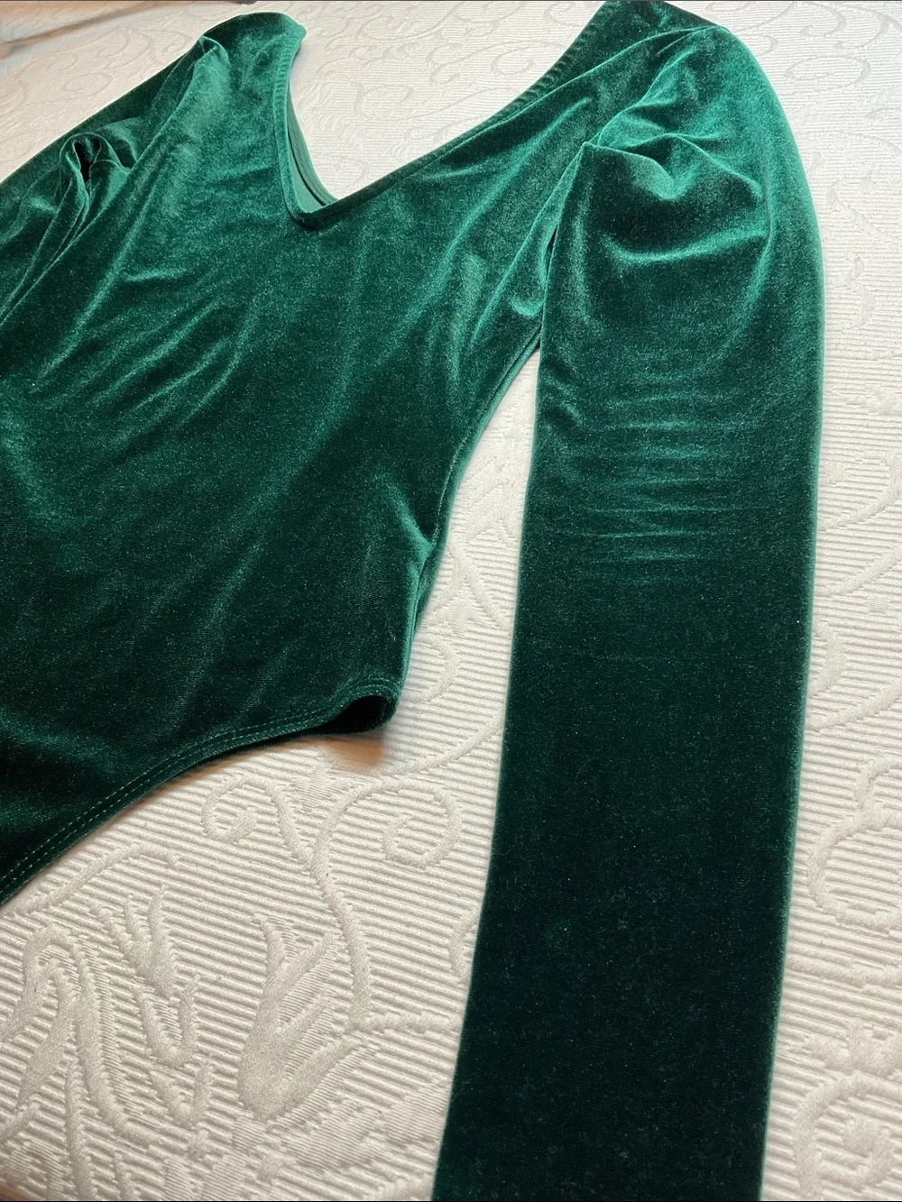 Gianni Bini Emerald Green Velvet Scoop Neck Long Sleeve Bodysuit.XS